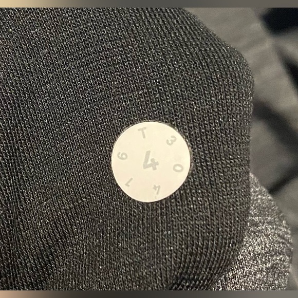 Lululemon 28” Grey Leggings - Picture 4 of 4